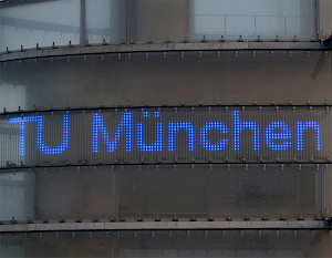Oskar-von-Miller-Turm der TU in Garching