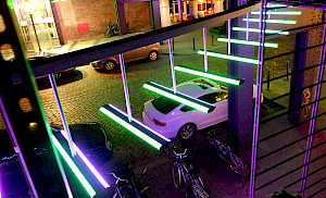 Lichtkunst an der Bleibtreu-Brücke in Berlin